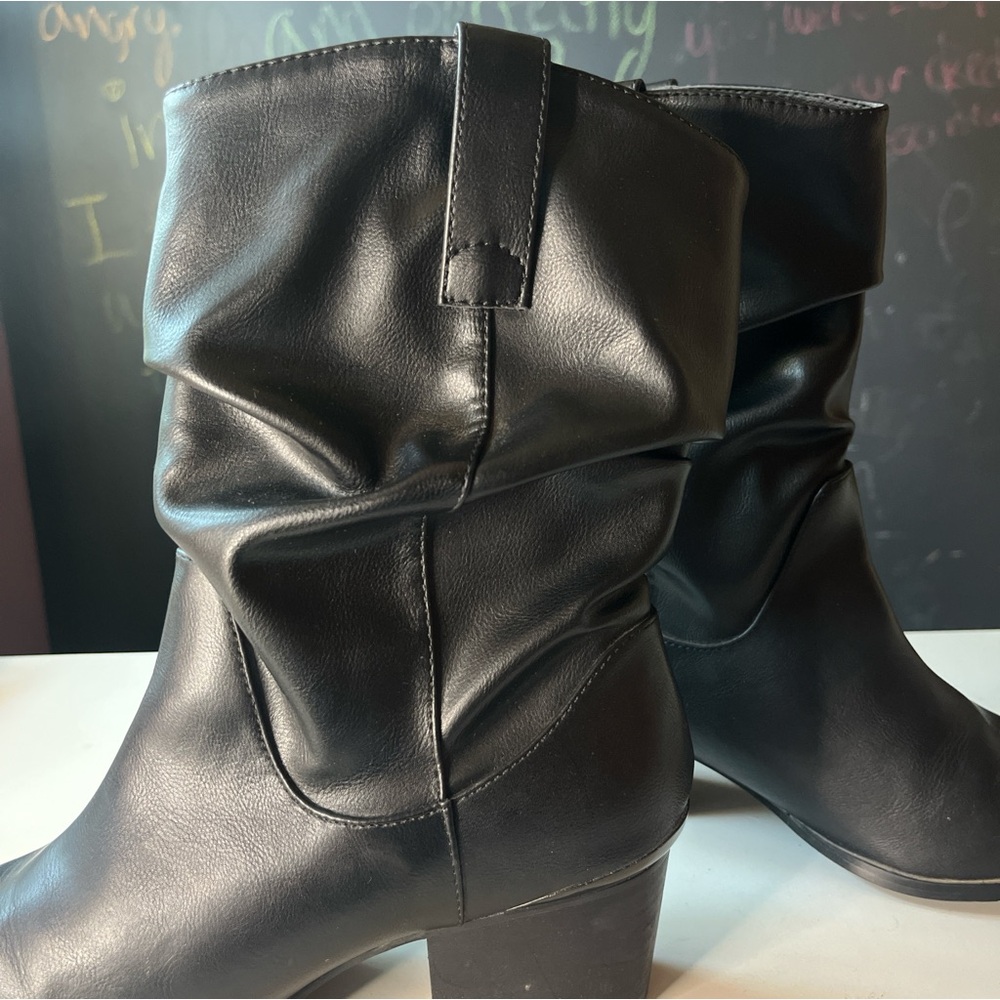 Size 7 YRU faux leather slouchy cowboy boots! - Picture 2 of 5